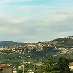 In With Pool Cortona