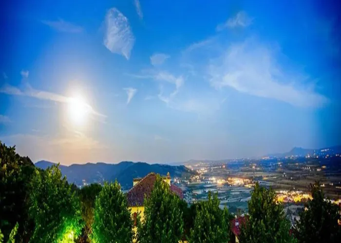 In With Pool 펜션 코르토나